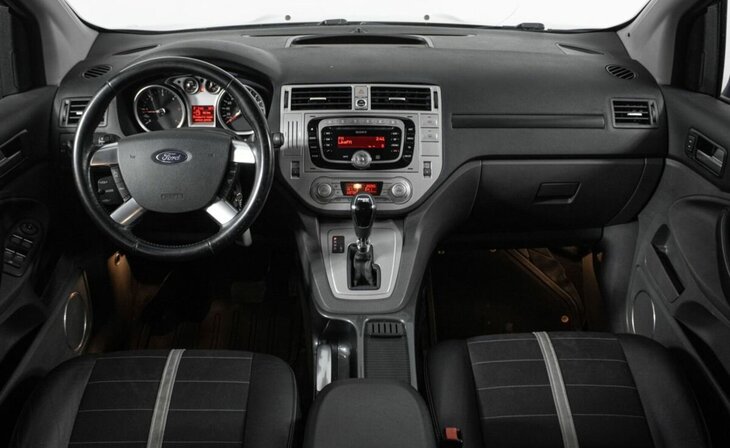 Ford Kuga - Фото 8