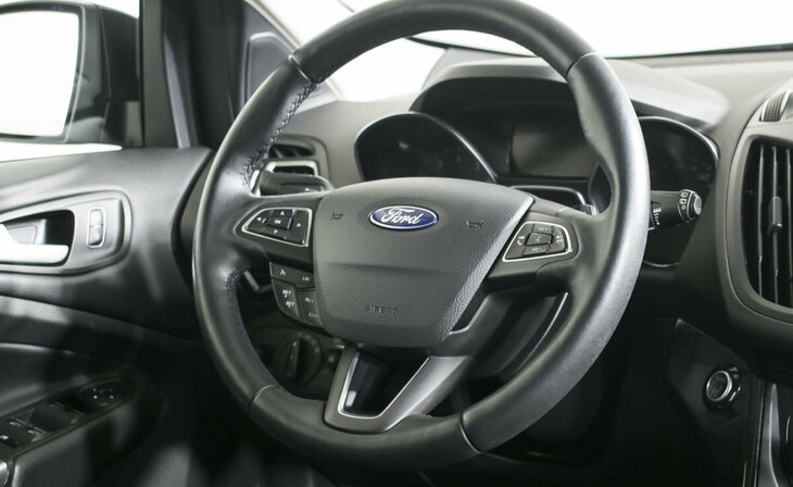 Ford Kuga - Фото 11