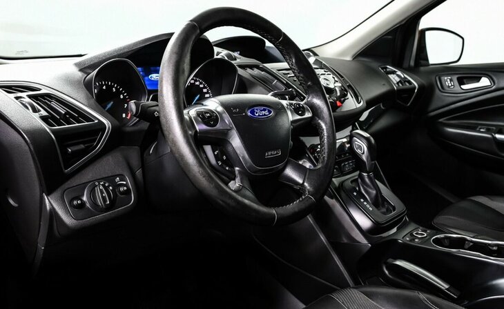 Ford Kuga - Фото 9