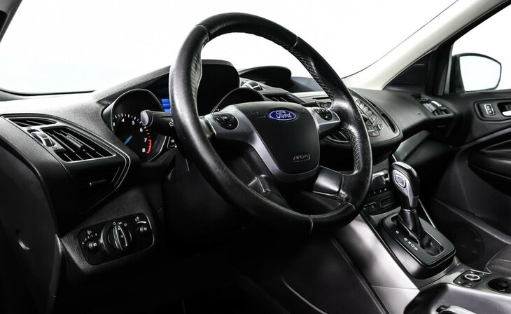 Ford Kuga - Фото 8