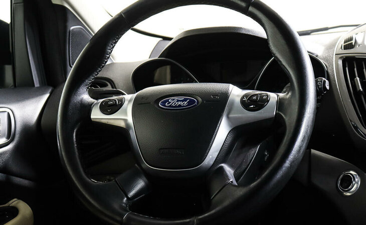 Ford Kuga - Фото 10