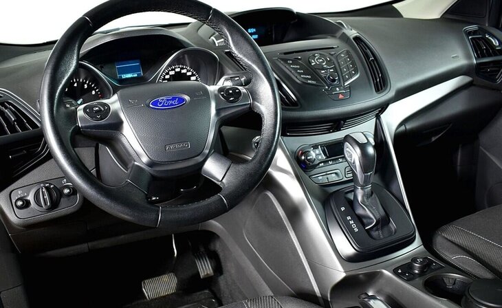 Ford Kuga - Фото 8