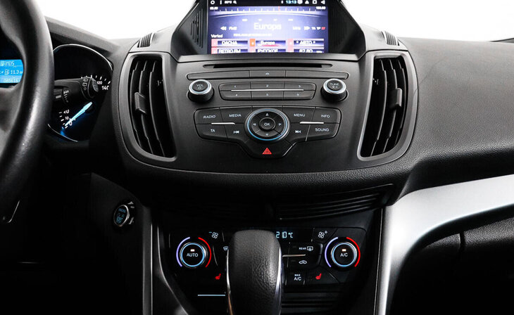 Ford Kuga - Фото 8