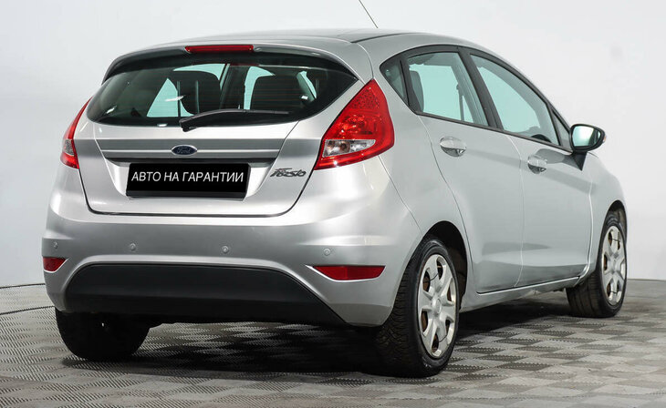 Ford Fiesta - Фото 2