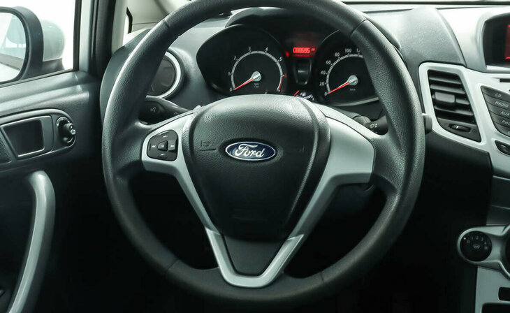 Ford Fiesta - Фото 7
