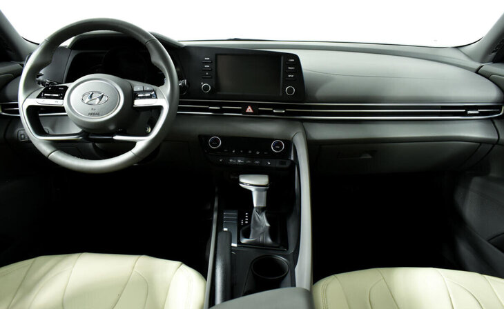 Hyundai Elantra - Фото 8