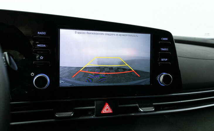 Hyundai Elantra - Фото 10