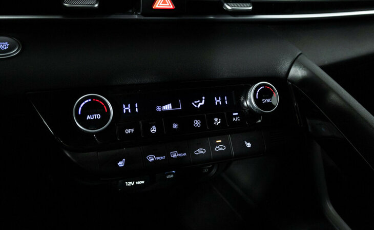 Hyundai Elantra - Фото 11