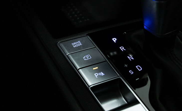 Hyundai Elantra - Фото 12