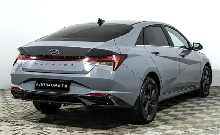 Hyundai Elantra - Фото 2