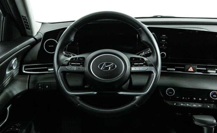 Hyundai Elantra - Фото 7