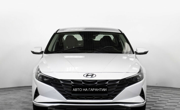 Hyundai Elantra - Фото 1