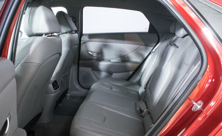 Hyundai Elantra - Фото 11