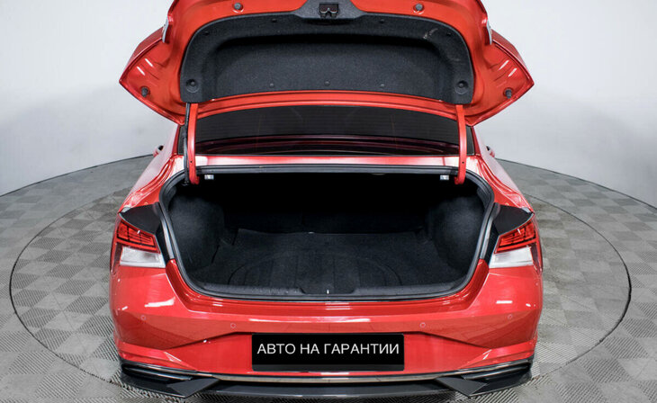 Hyundai Elantra - Фото 12