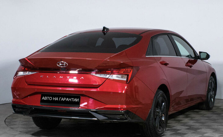 Hyundai Elantra - Фото 3