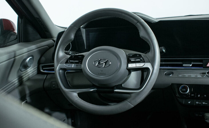 Hyundai Elantra - Фото 8