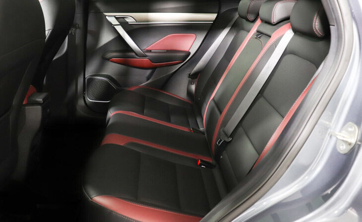 Geely Coolray - Фото 11