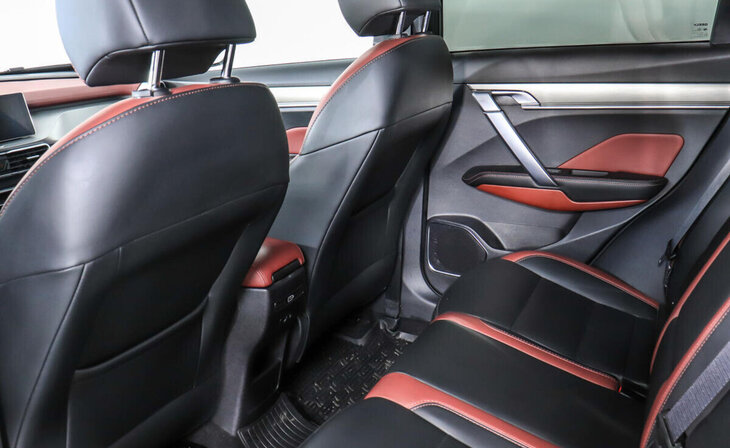 Geely Coolray - Фото 10