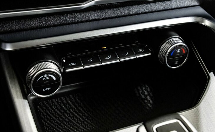 Geely Coolray - Фото 11