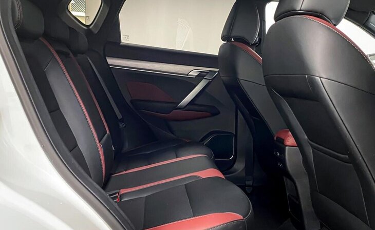 Geely Coolray - Фото 12