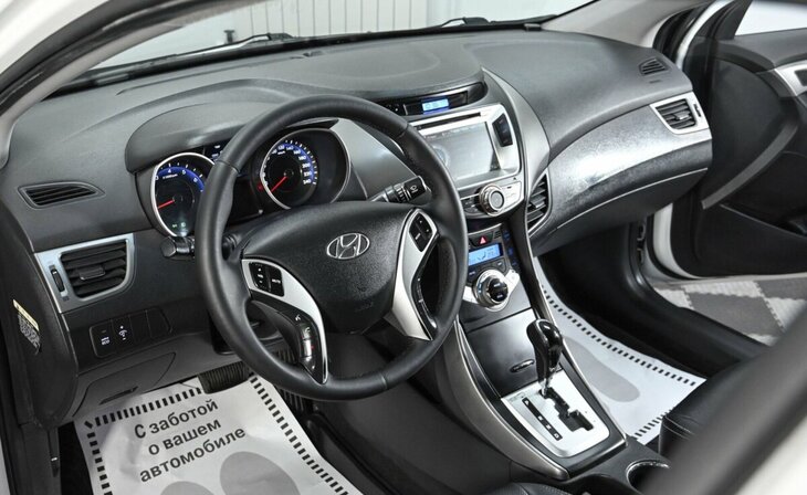 Hyundai Avante - Фото 4