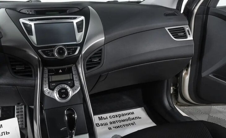 Hyundai Elantra - Фото 9