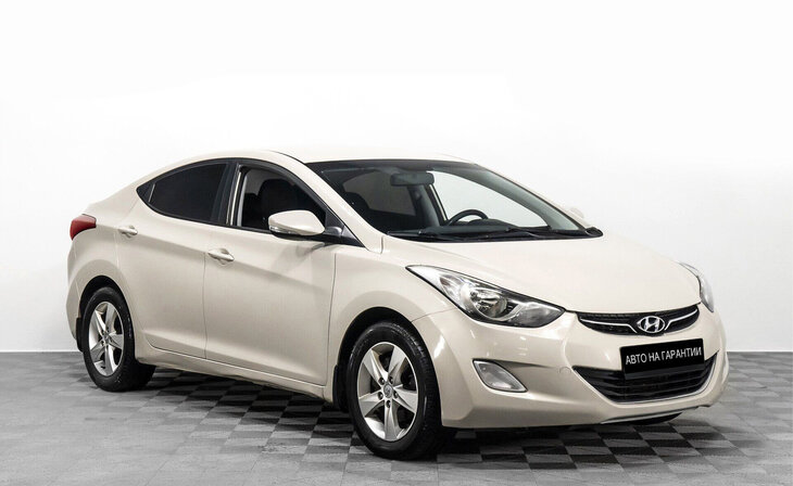 Hyundai Elantra - Фото 1