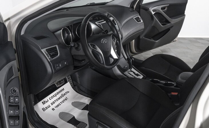 Hyundai Elantra - Фото 4