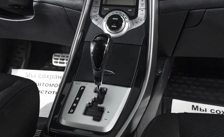Hyundai Elantra - Фото 8