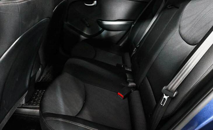 Hyundai Elantra - Фото 7