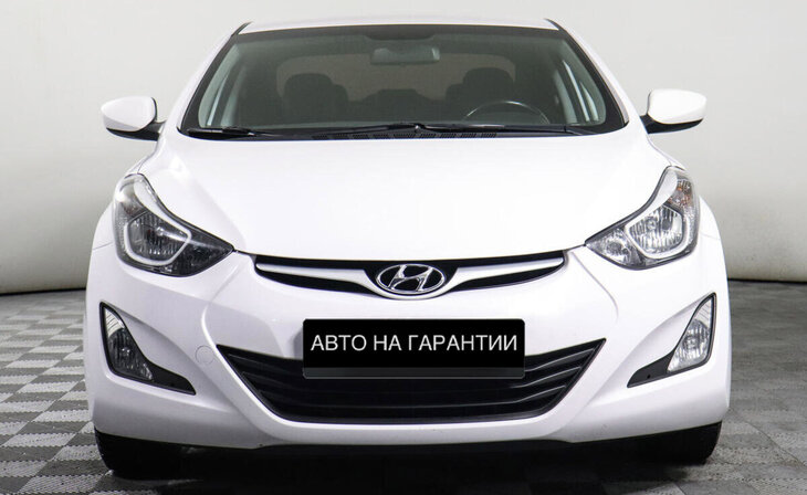 Hyundai Elantra - Фото 1