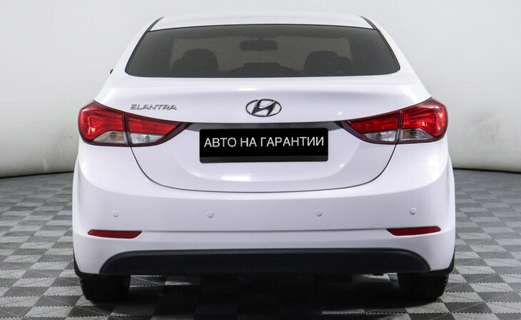 Hyundai Elantra - Фото 3