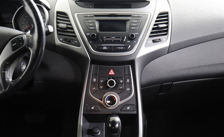 Hyundai Elantra - Фото 7