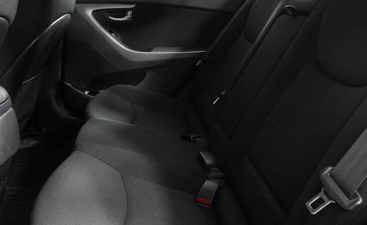 Hyundai Elantra - Фото 11