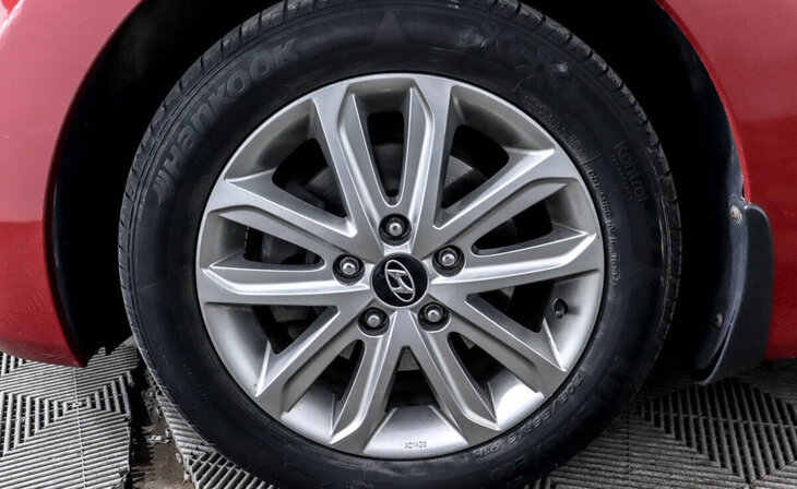 Hyundai Elantra - Фото 5