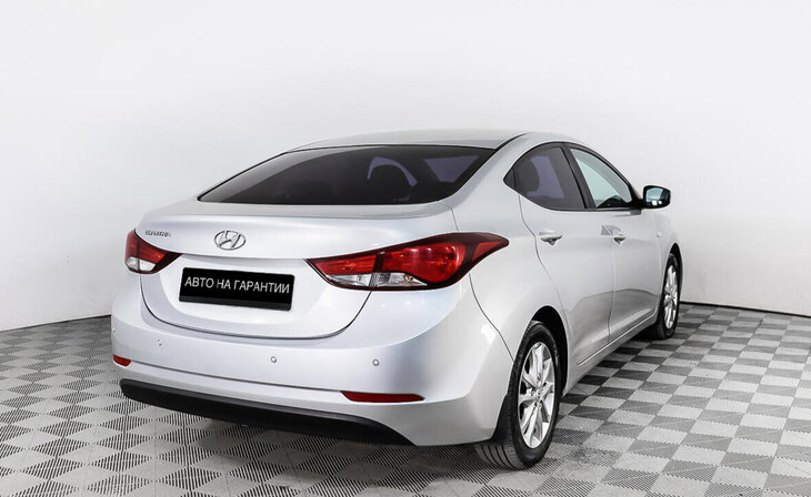 Hyundai Elantra - Фото 2
