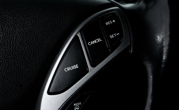 Hyundai Elantra - Фото 10