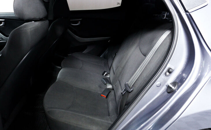 Hyundai Elantra - Фото 12