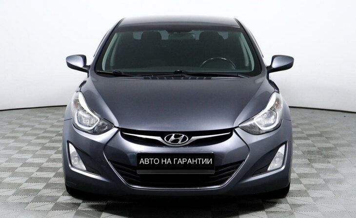 Hyundai Elantra - Фото 1