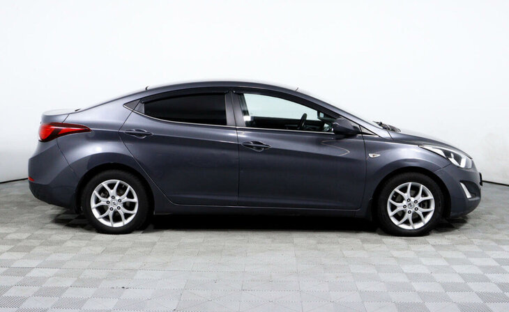 Hyundai Elantra - Фото 3