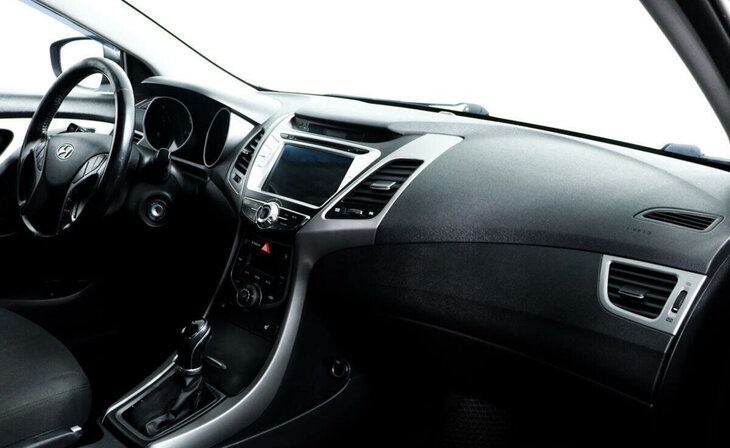 Hyundai Elantra - Фото 7