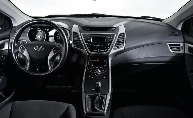 Hyundai Elantra - Фото 9