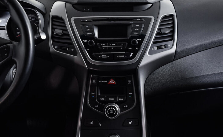 Hyundai Elantra - Фото 11