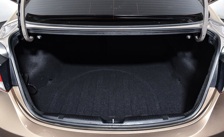 Hyundai Elantra - Фото 13