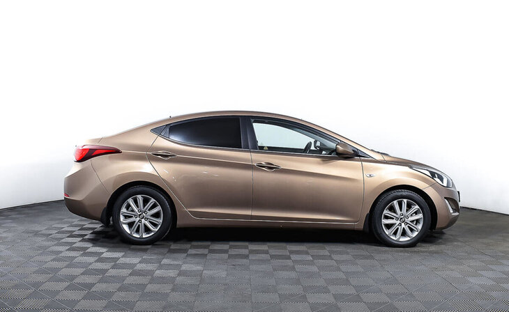 Hyundai Elantra - Фото 3