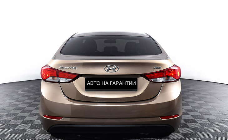 Hyundai Elantra - Фото 5