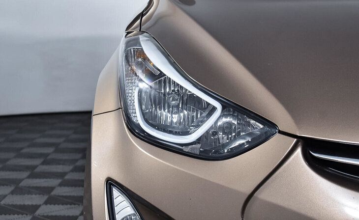 Hyundai Elantra - Фото 6