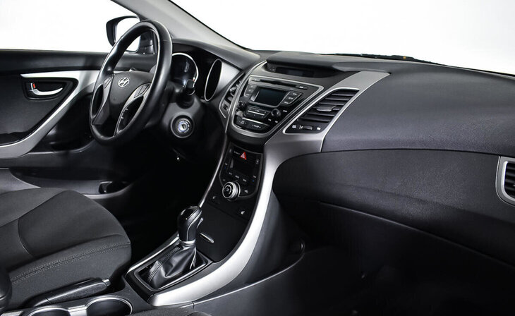 Hyundai Elantra - Фото 8
