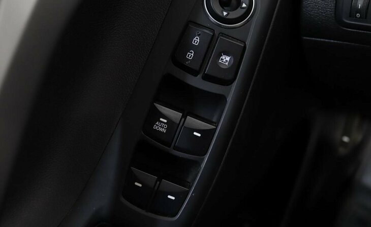 Hyundai Elantra - Фото 9