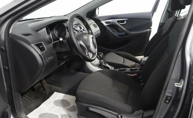 Hyundai Elantra - Фото 6